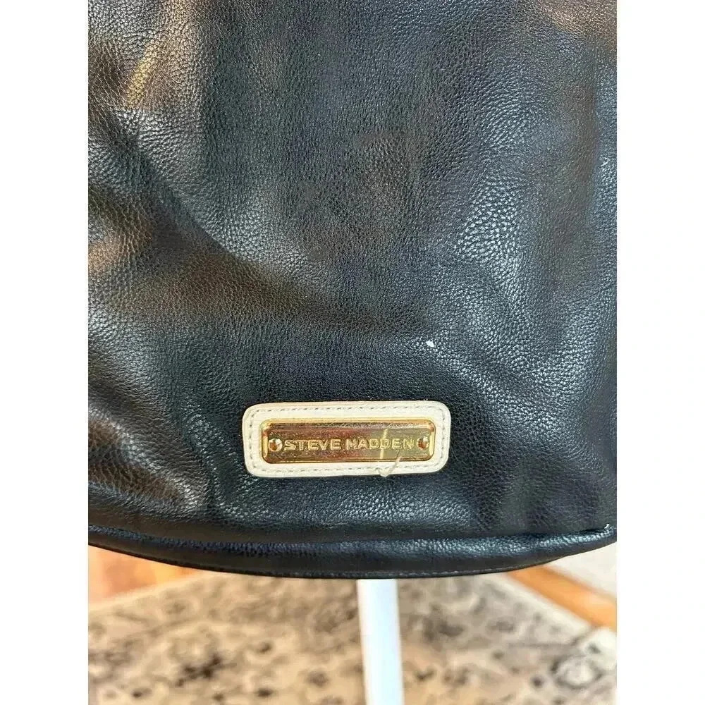 Steve Madden purse black and white expandable
